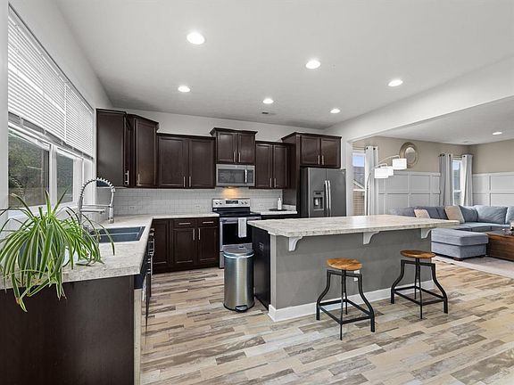 3rd image of 2275 Flowerette Ct