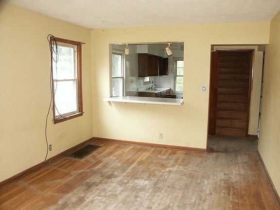 2nd image of 1360 26th Ave
