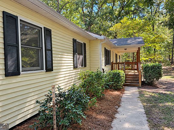 2nd image of 660 Sutallee Ridge Trl