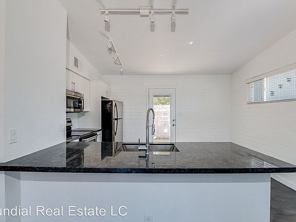5th image of 2031 E Glenrosa Ave APT 6