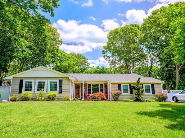 3 Cody Court, Coram, NY 11727