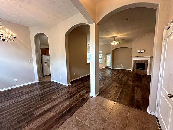 2nd image of 2047 Lulach Ln