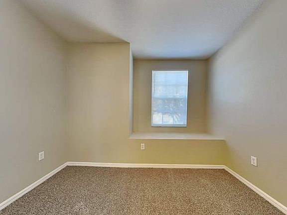 3rd image of 3331 Manor Cove Cir