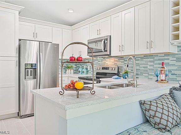 3rd image of 15104 Palm Isle Dr
