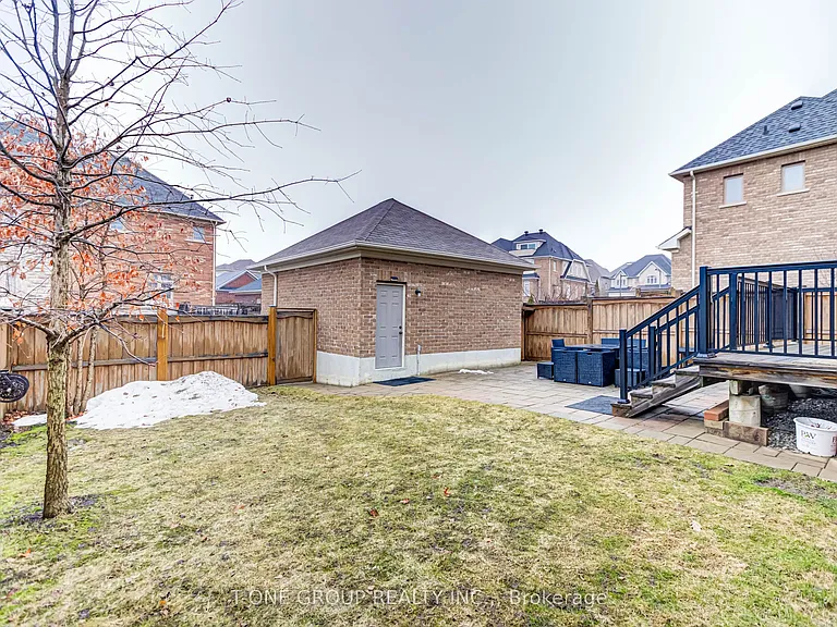 261 Angus Glen Blvd — Photo 27