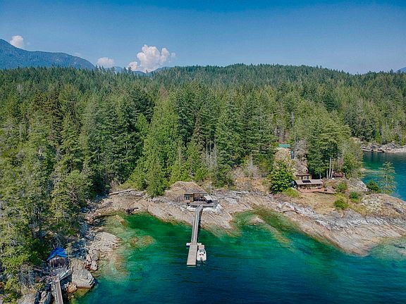 2nd image of 21 Saint Vincent Bay