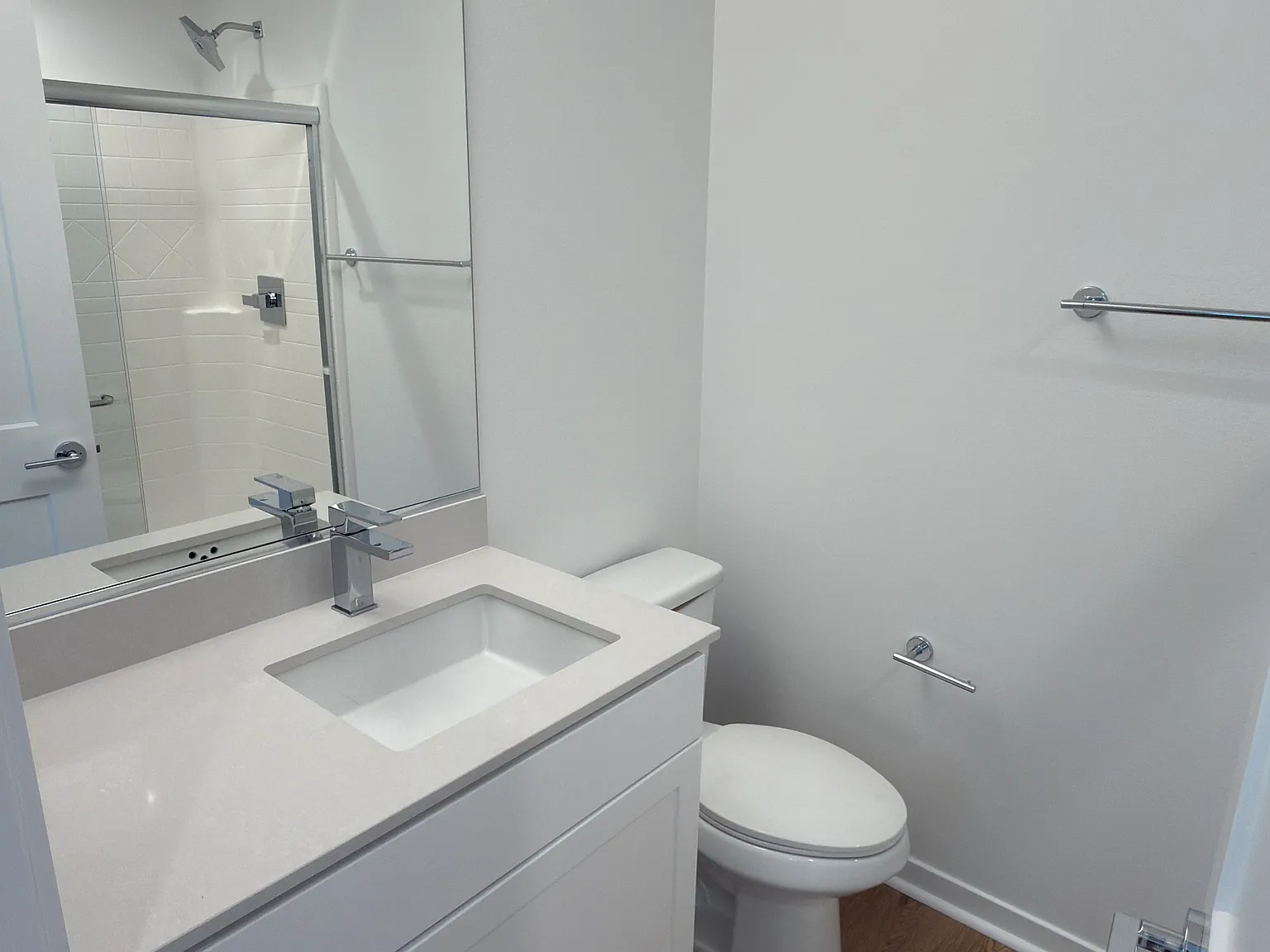 3 bed, 3.5 bath, 1866 sqft, $4,100 — Photo 3