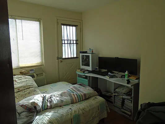 Rented by 18 REALTY | media 29