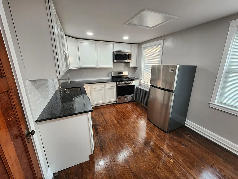 301 Folcroft St #2 — Photo 2