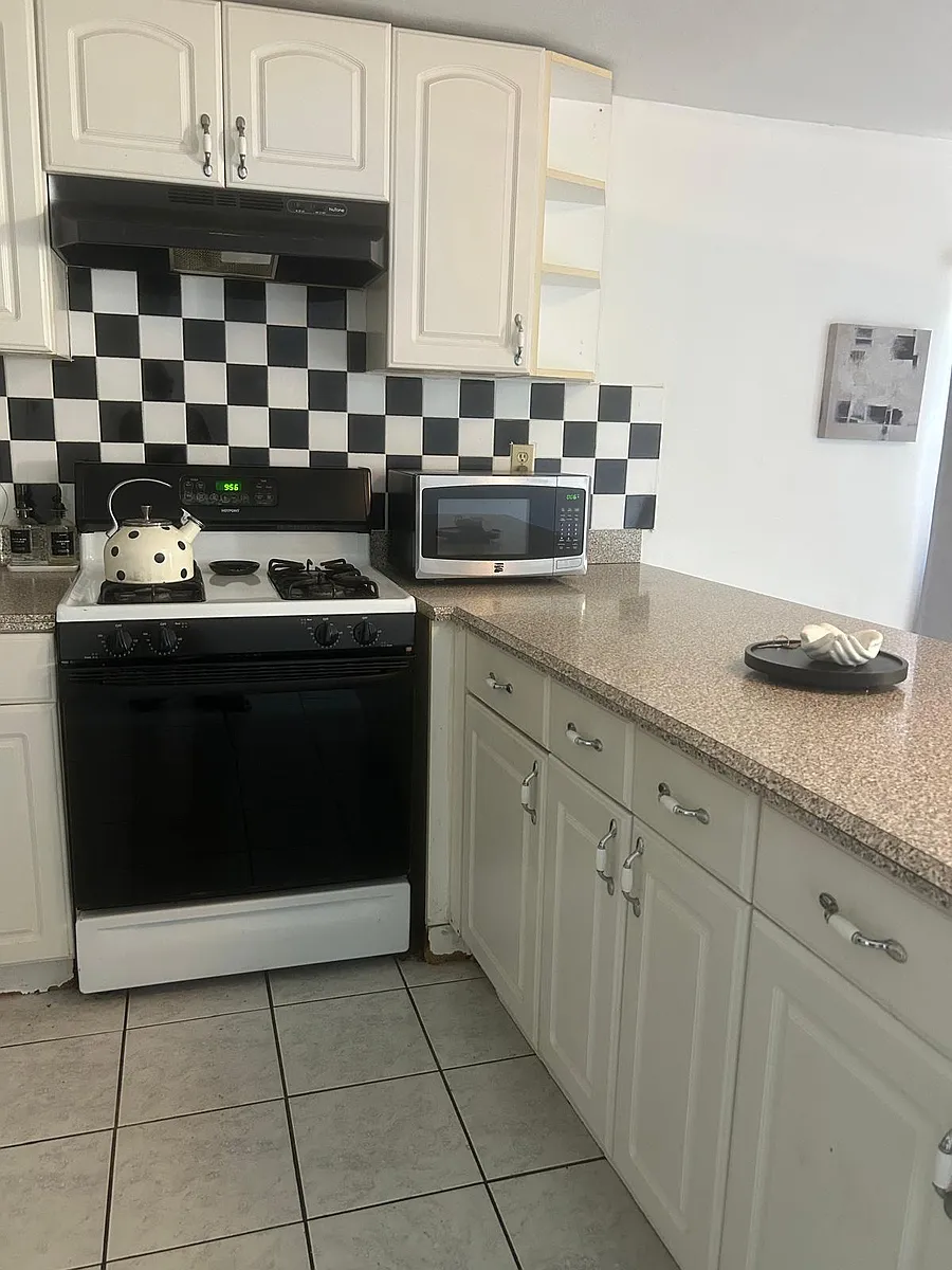 Photo 2 of 11 - 14931 NE 7th Ct #B - Miami, FL Building Photo - 14931 NE 7th Ct #B