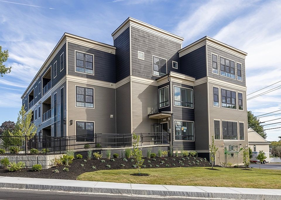 1st image of 272 Lincoln St #102