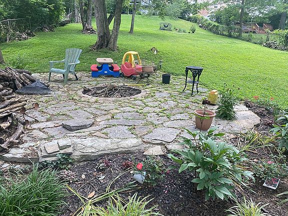 4th image of 5652 Shady Hollow Ln
