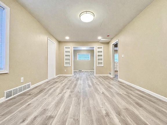 4th image of 1413 College St