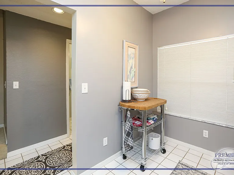 1044 Woodshire Ln #B203 — Photo 14