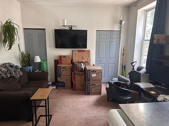 3rd image of 313 Bainbridge St #1