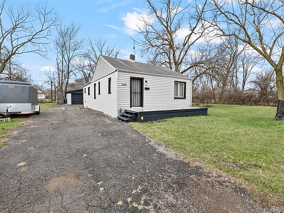 2nd image of 3158 Hickory St