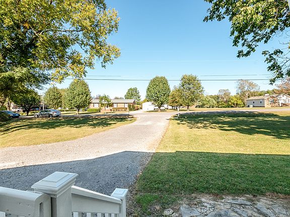 4th image of 1202 Grenoble Dr