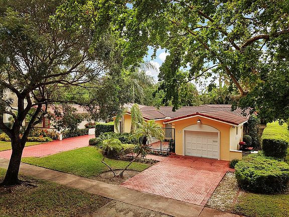 4th image of 410 Vittorio Ave