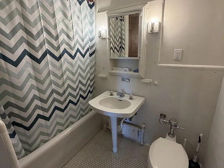 3900 Rose Hill Ave #905 — Photo 12