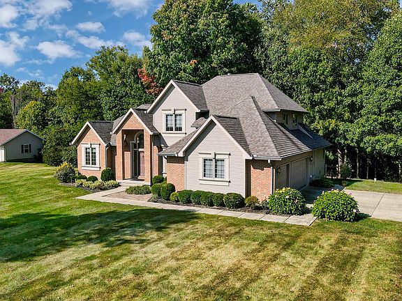 3rd image of 6435 Winding Tree Dr