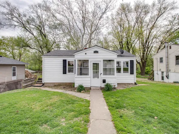 1915 Burling Dr, Alton, IL 62002
