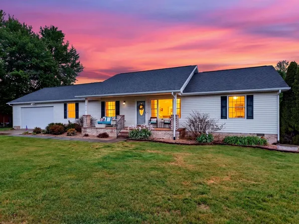 1582 Howardsville Tpke, Stuarts Draft, VA 24477