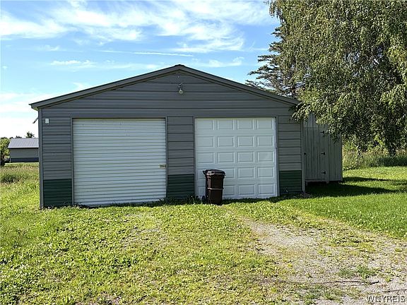 2nd image of 6103 Curriers Rd