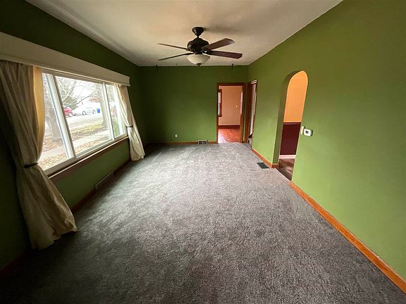 3rd image of 714 N B Ave