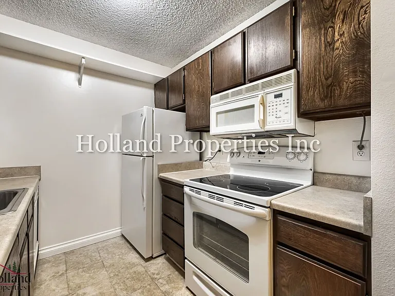 8747 SW Brightfield Cir — Photo 5