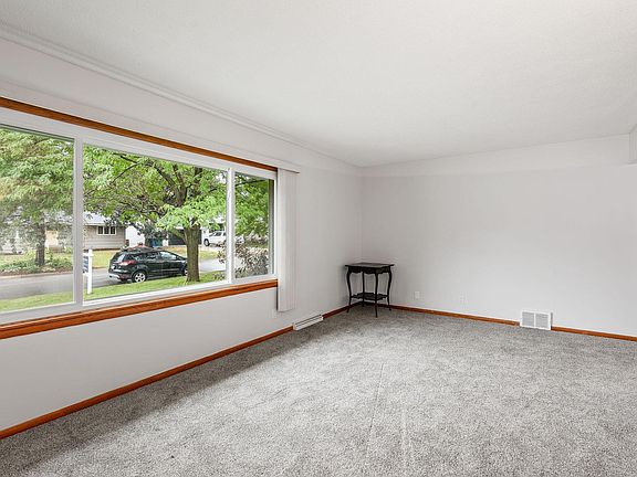 3rd image of 6324 Rolf Ave