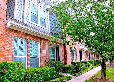 3 bed, 1382 sqft, $700 — Photo 2