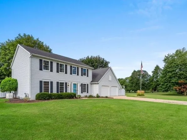 643 Stambaugh Rd, Green Bay, WI 54301