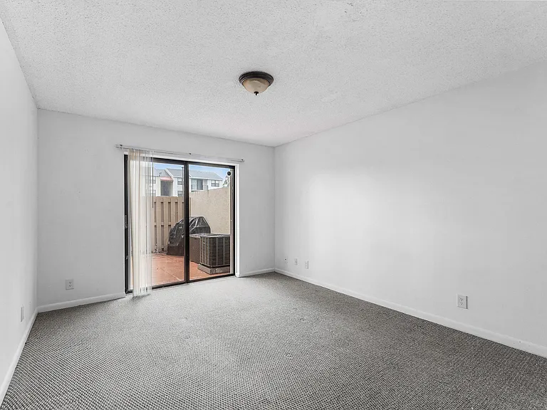 612 Executive Center Dr #107 — Photo 21