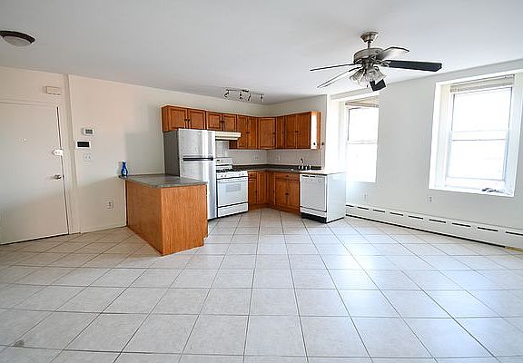 4th image of 401 5th Ave #3
