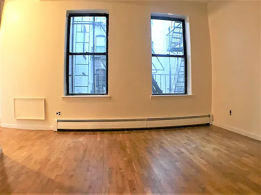 Rented by Lang Realty LLC | media 8