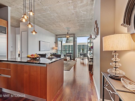 2nd image of 600 N Fairbanks Ct Unit 3404