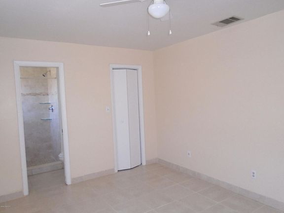 4th image of 880 Brunswick Ln