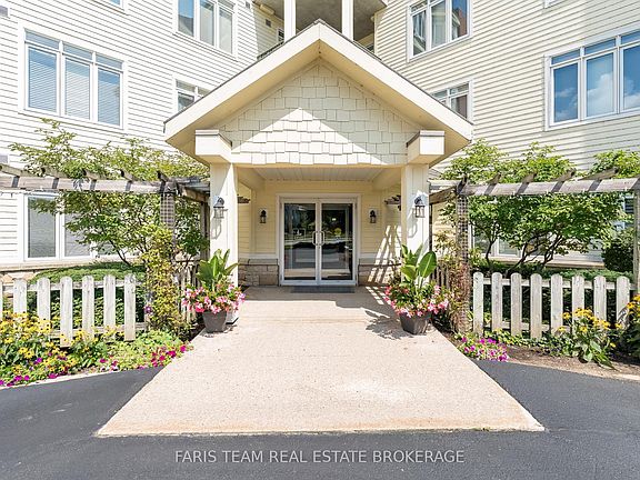 3rd image of 10 Bay St E #301