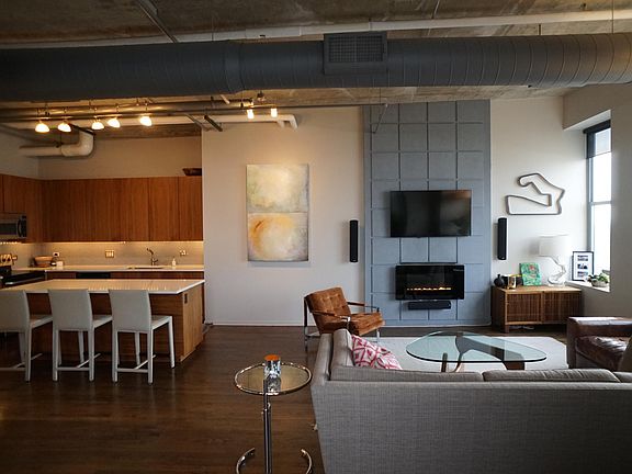 Living room/ kitchen