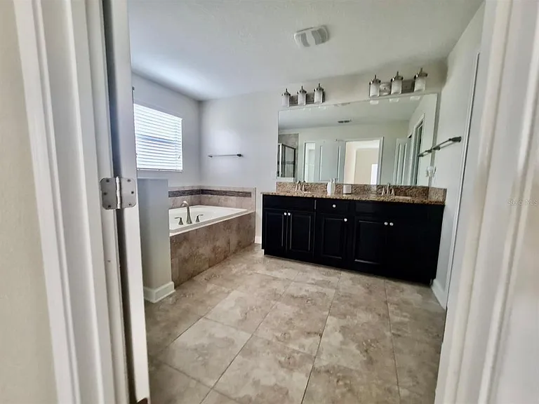 4635 Fairy Tale Cir — Photo 15