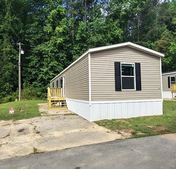 67 Poole Cir — Photo 2