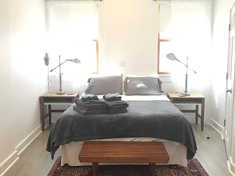 Bedroom 2 with ensuite full bathroom (walk-in shower)