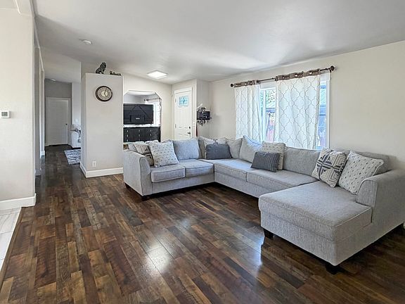 5th image of 418 S 23rd Ave
