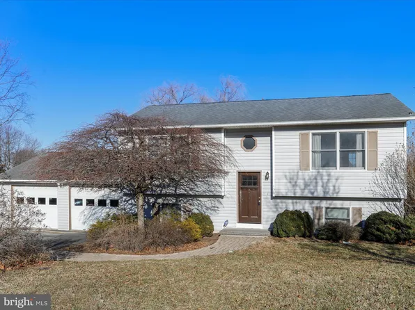 136 Nightingale Ave, Stephens City, VA 22655