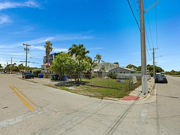 4th image of 2001 Flagler Ave