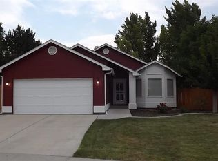 221 Applewood Cir, Nampa, ID 83686