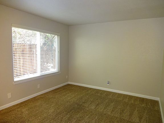 5th image of 2220 O St