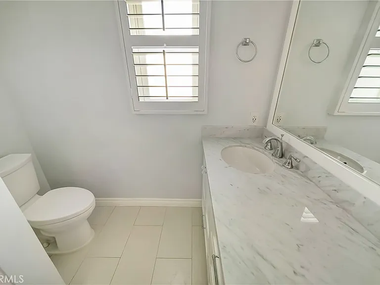22907 Leonora Dr — Photo 25