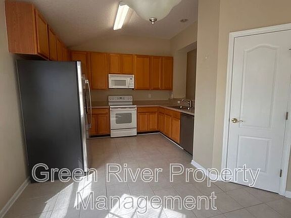 5th image of 2120D Stone Creek Dr