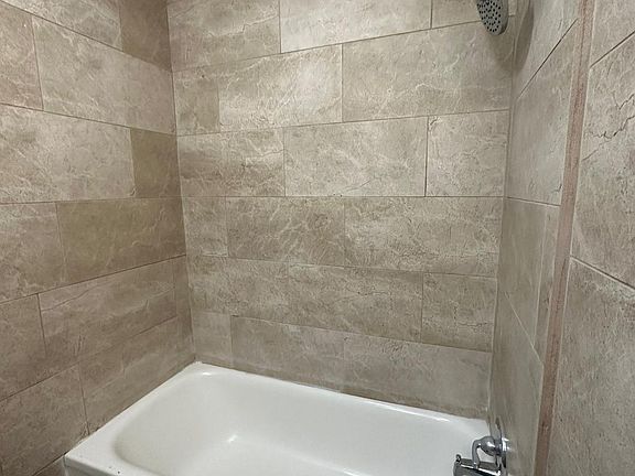 4th image of 1012 Fremont Ave